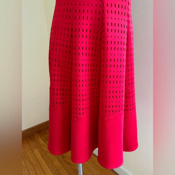 Joseph Ribkoff Limited Red Sleeveless Round Neck Cut Out Block Pattern SZ 6 - Picture 4 of 15